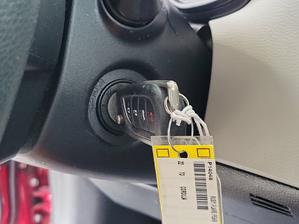 Used 2022 Toyota Corolla LE FWD image 29