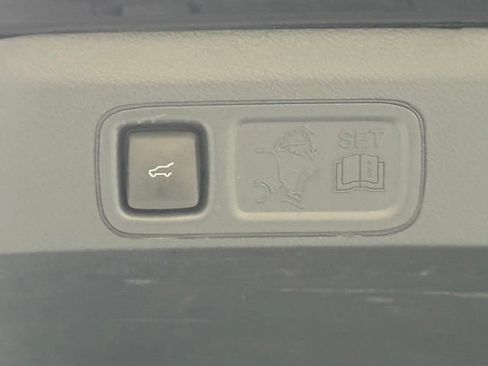 Used 2022 Ford Expedition Limited AWD/4WD image 34