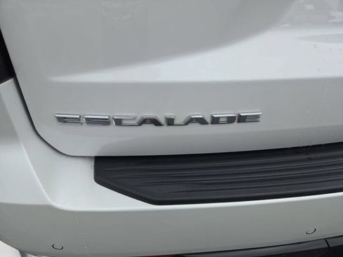 Certified 2023 Cadillac Escalade Premium Luxury Platinum w/ LPO, Radiant Package AWD/4WD image 52