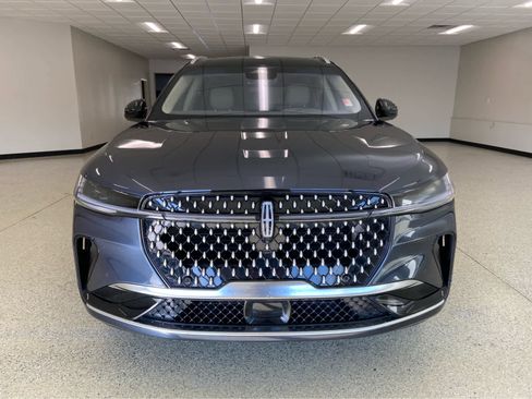 Used 2024 Lincoln Nautilus Reserve w/ Equipment Group 202A image 3