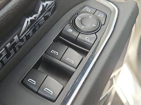 Used 2023 Chevrolet Silverado 1500 High Country w/ High Country Premium Package AWD/4WD image 11