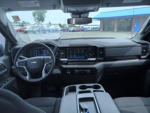 Used 2023 Chevrolet Silverado 1500 LT AWD/4WD image 14