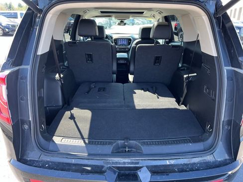 Used 2021 GMC Acadia Denali w/ Denali Ultimate Package image 9