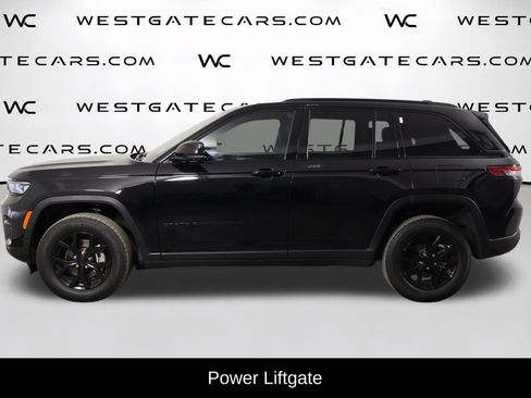 Used 2025 Jeep Grand Cherokee Altitude AWD/4WD image 5