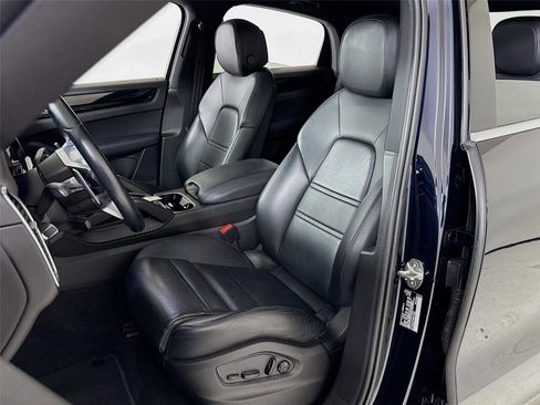 Used 2022 Porsche Cayenne Coupe w/ Premium Package image 14