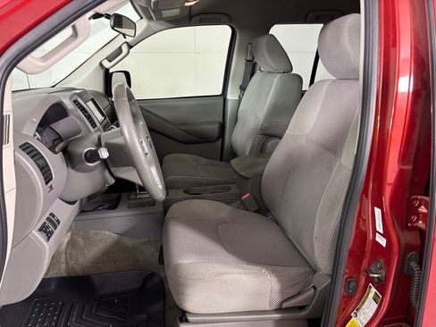 Used 2014 Nissan Frontier SV image 14