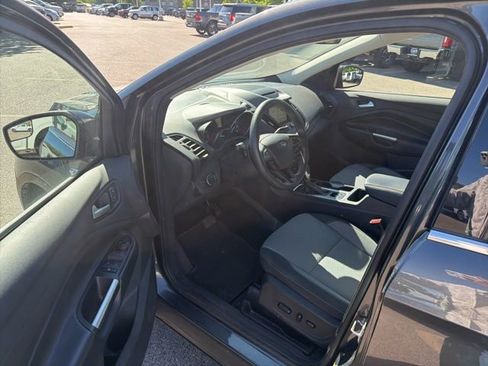Used 2018 Ford Escape SE w/ SE Sync 3 Package AWD/4WD image 14