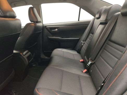 Used 2016 Toyota Camry SE image 18