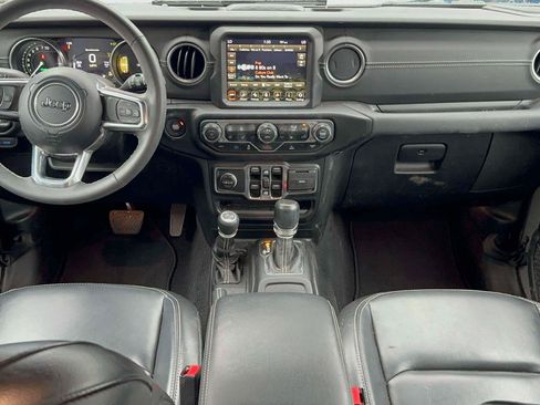 Used 2023 Jeep Wrangler Unlimited Sahara w/ Cold Weather Group AWD/4WD image 11