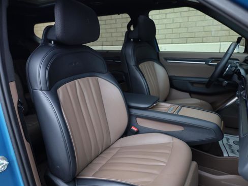 Used 2024 Kia EV9 GT-Line AWD/4WD image 31