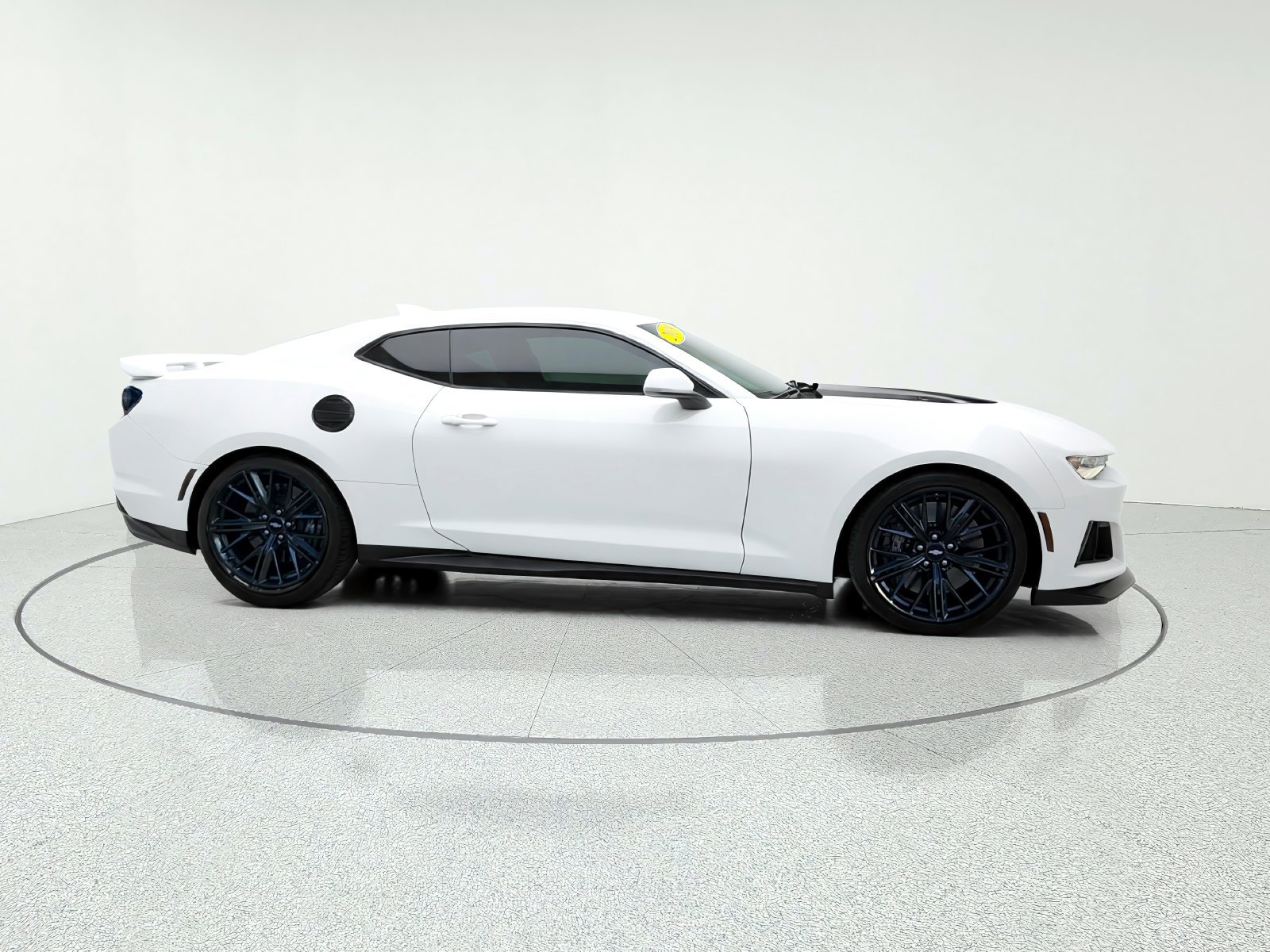 Used 2019 Chevrolet Camaro ZL1 RWD image 10
