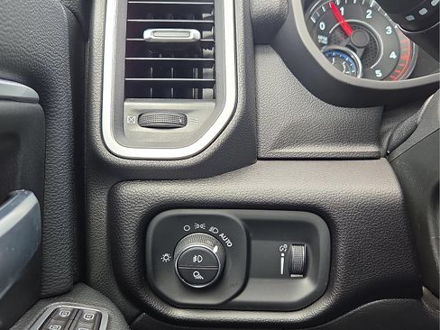 Used 2024 RAM 3500 Big Horn AWD/4WD image 19
