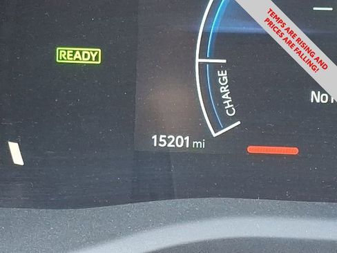 Used 2025 Toyota Camry SE image 21