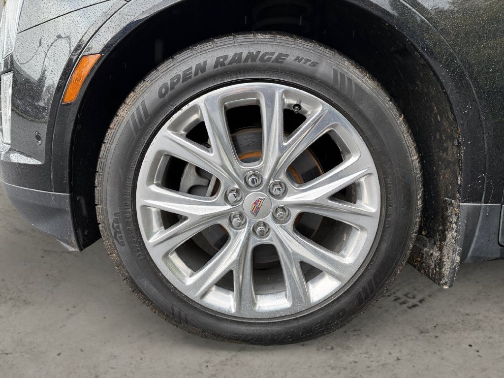 Used 2017 Cadillac XT5 Premium Luxury w/ Driver Assist Package AWD/4WD image 9