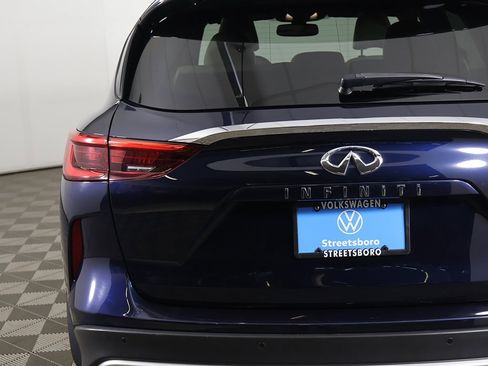 Used 2019 INFINITI QX50 Essential w/ Sensory Package image 17