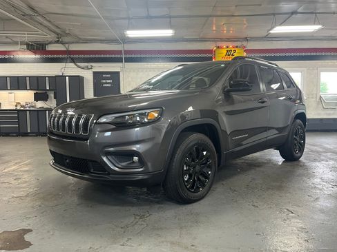 Used 2022 Jeep Cherokee Latitude Lux image 2