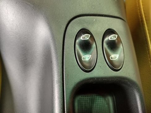Used 2004 Porsche Boxster RWD image 27