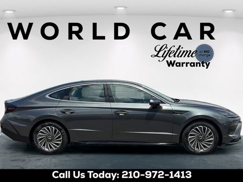 Used 2025 Hyundai Sonata SEL FWD image 2