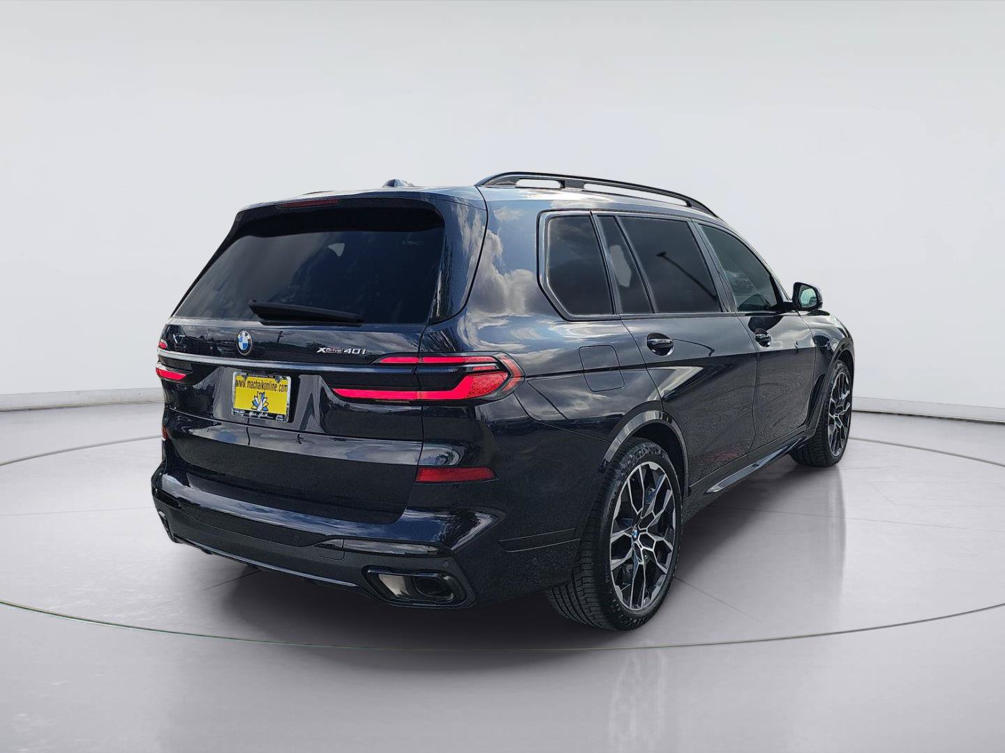 Used 2025 BMW X7 xDrive40i w/ Executive Package AWD/4WD image 5