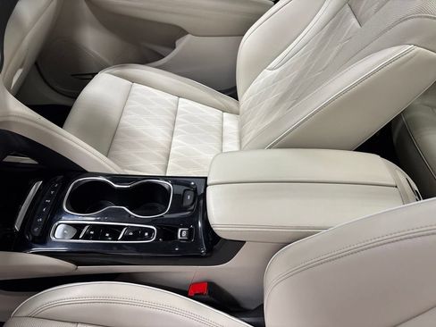 Used 2023 Buick Envision Avenir AWD/4WD image 17