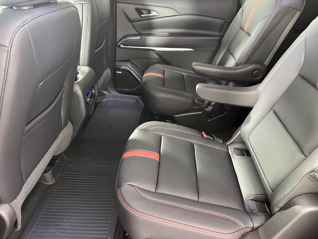 New 2027 Chevrolet Traverse RS w/ LPO, Floor Liner Package AWD/4WD image 18