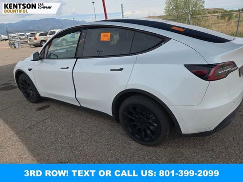Used 2022 Tesla Model Y Long Range AWD/4WD image 3