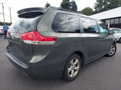 Used 2011 Toyota Sienna LE FWD image 4