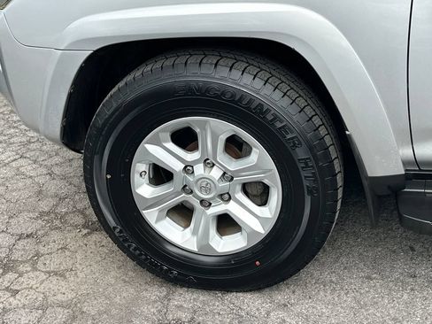 Used 2015 Toyota 4Runner SR5 RWD image 11
