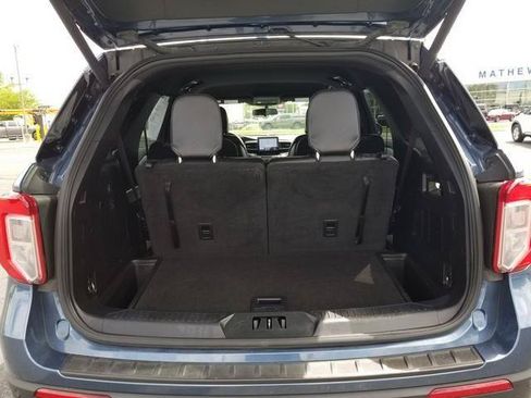 Used 2020 Ford Explorer XLT w/ Equipment Group 202A AWD/4WD image 7