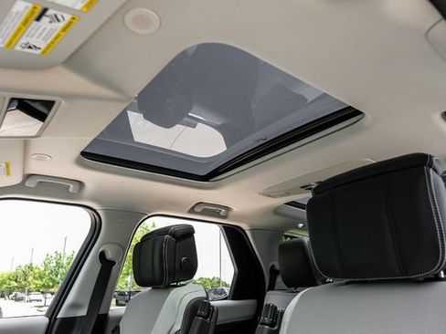 New 2026 Land Rover Discovery Dynamic SE AWD/4WD image 5