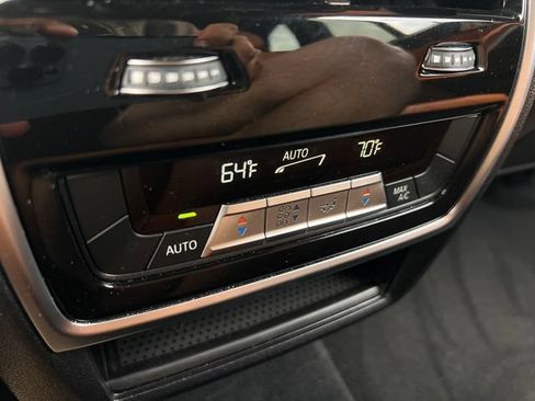 Used 2019 BMW X5 xDrive40i w/ M Sport Package AWD/4WD image 18