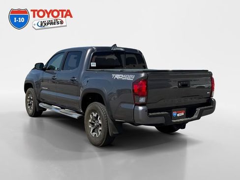 Certified 2018 Toyota Tacoma TRD Off-Road w/ Technology Package AWD/4WD image 3