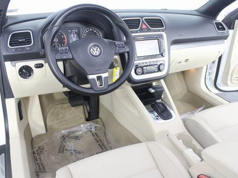 Used 2010 Volkswagen Eos Komfort image 7