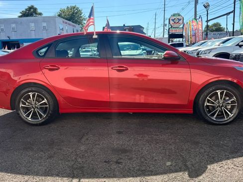 Used 2024 Kia Forte LXS FWD image 11