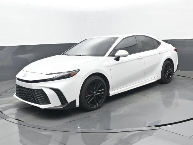 Used 2026 Toyota Camry SE FWD image 8