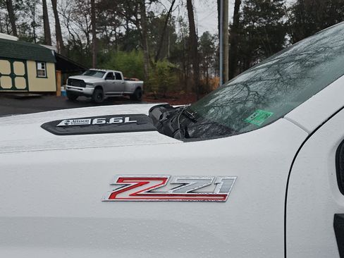 Used 2024 Chevrolet Silverado 2500 LTZ w/ LTZ Plus Package image 8