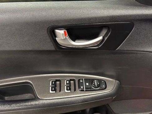 Used 2018 Kia Optima S FWD image 13