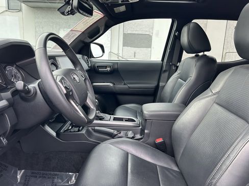 Certified 2021 Toyota Tacoma TRD Off-Road w/ TRD Premium Off Road Package image 10