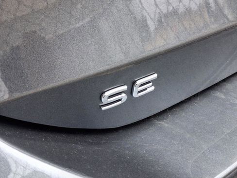 New 2026 Volkswagen Tiguan SE AWD/4WD image 8