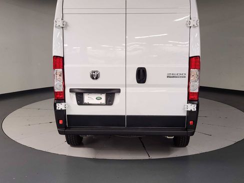 Used 2025 RAM ProMaster 2500 w/ Convenience Group FWD image 13
