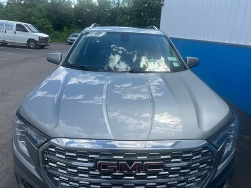 Used 2023 GMC Terrain Denali AWD/4WD image 3