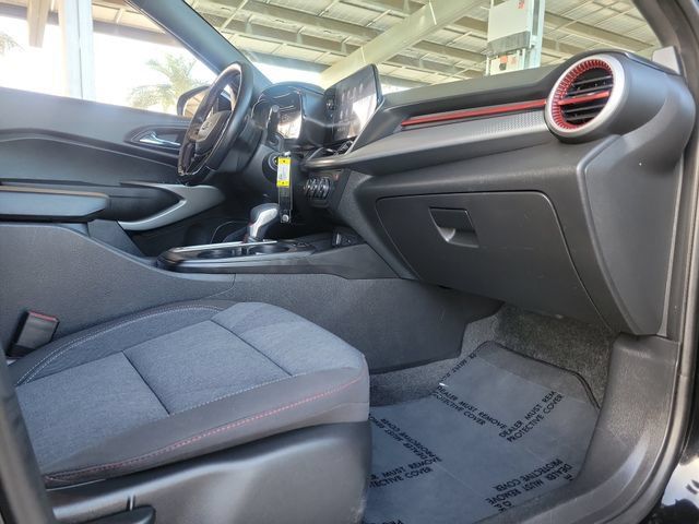 Used 2024 Chevrolet Trax RS FWD image 22