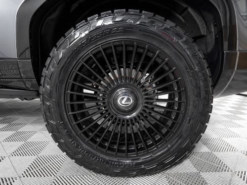 Used 2026 Lexus GX 550 w/ Accessory Package (2T) AWD/4WD image 35