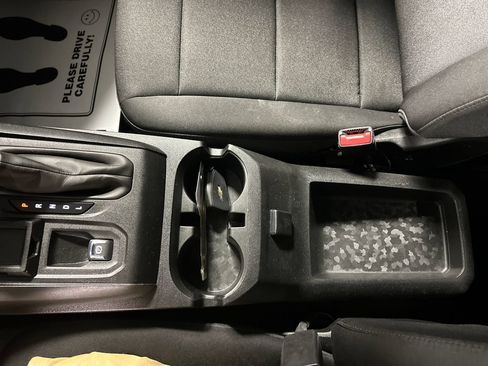 Used 2024 Chevrolet Colorado W/T RWD image 19