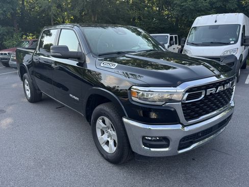 Used 2025 RAM 1500 Big Horn AWD/4WD image 3