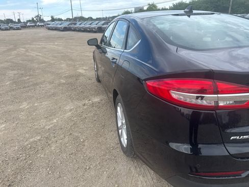 Used 2020 Ford Fusion SE FWD image 18
