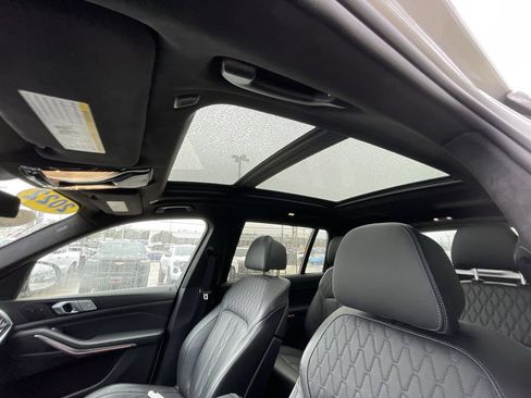 Used 2022 BMW X7 xDrive40i w/ M Sport Package AWD/4WD image 19