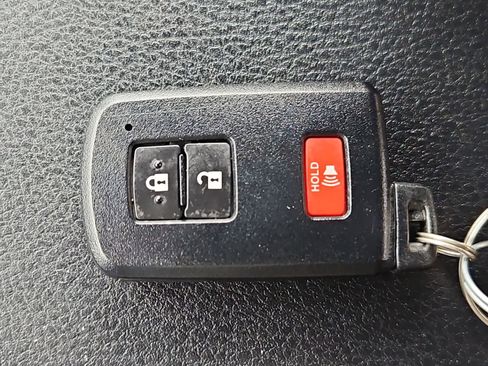 Used 2018 Toyota Tacoma Limited AWD/4WD image 37