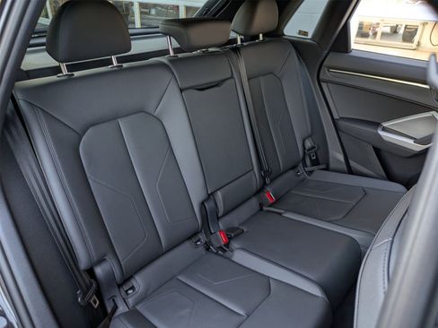 Used 2024 Audi Q3 2.0T Premium w/ Convenience Package image 29