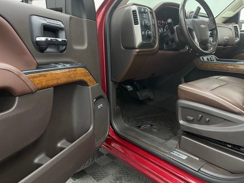 Used 2019 Chevrolet Silverado 2500 High Country w/ Duramax Plus Package AWD/4WD image 15